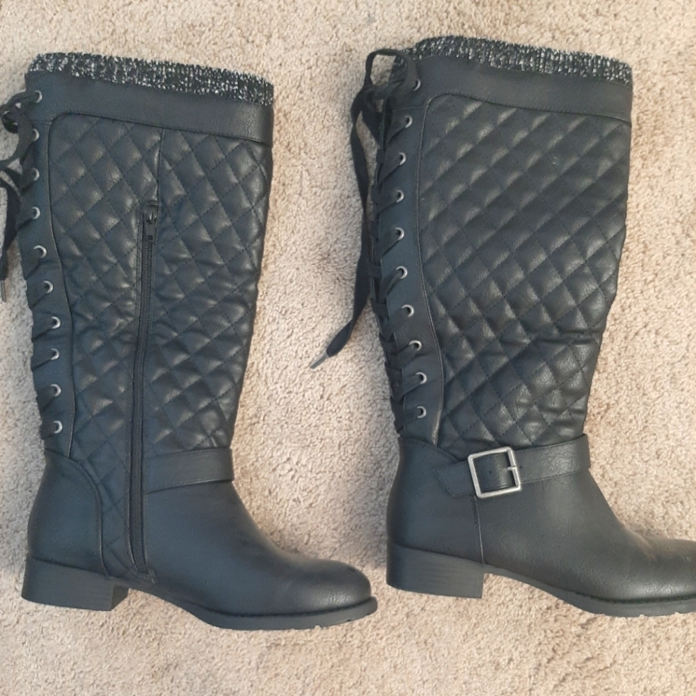 Boots - Picture 2 of 4